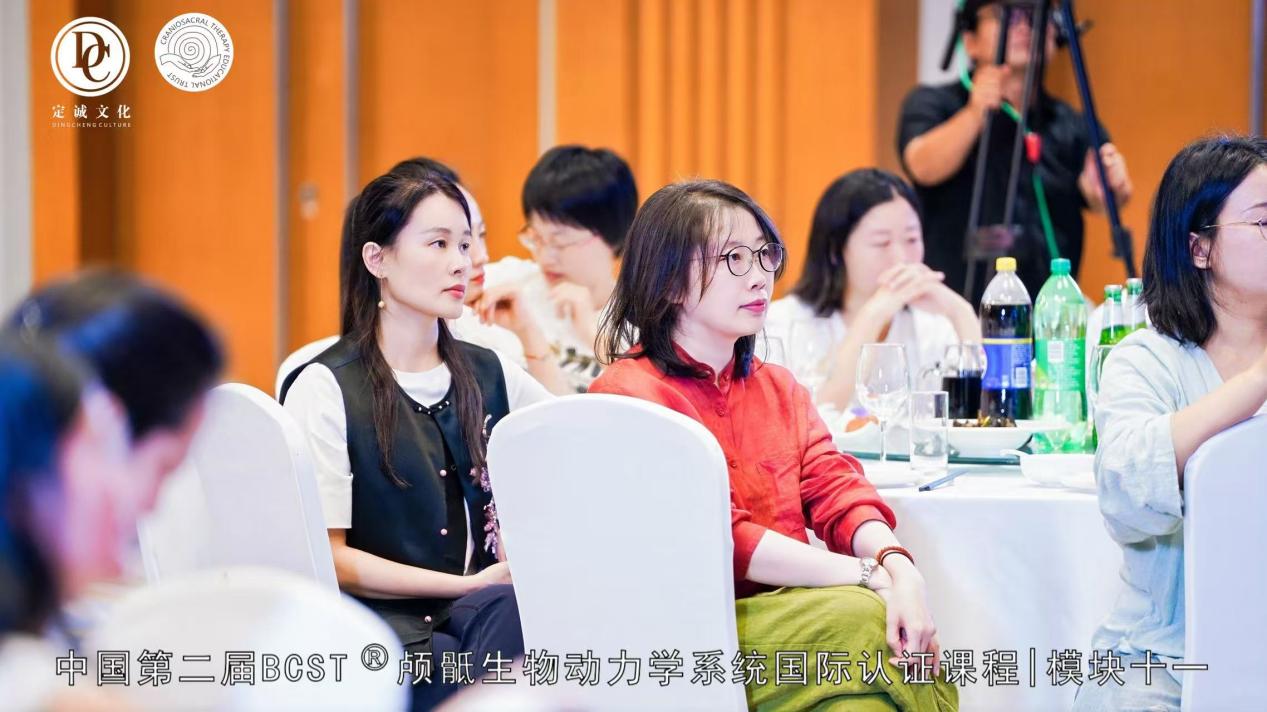 系统课学员在毕业晚宴现场